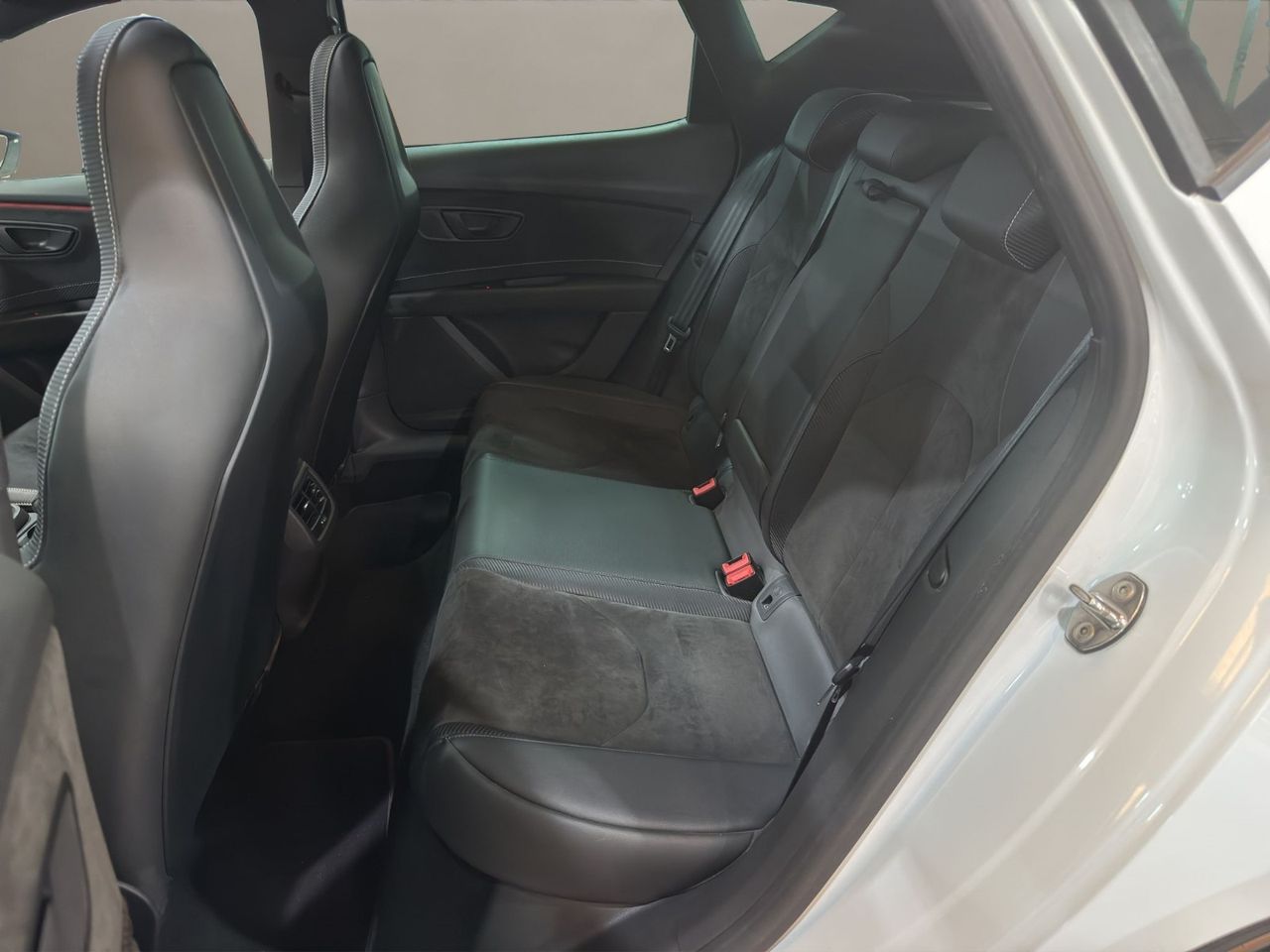 Seat Leon 2.0 TSI 213 kW 290CV DSG7 StSp Cupra  - Foto 2