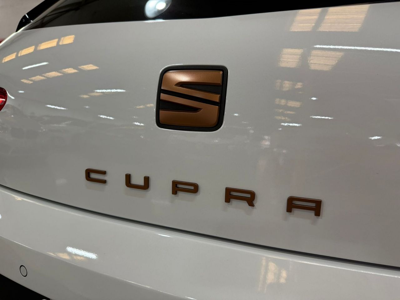 Seat Leon 2.0 TSI 213 kW 290CV DSG7 StSp Cupra  - Foto 2