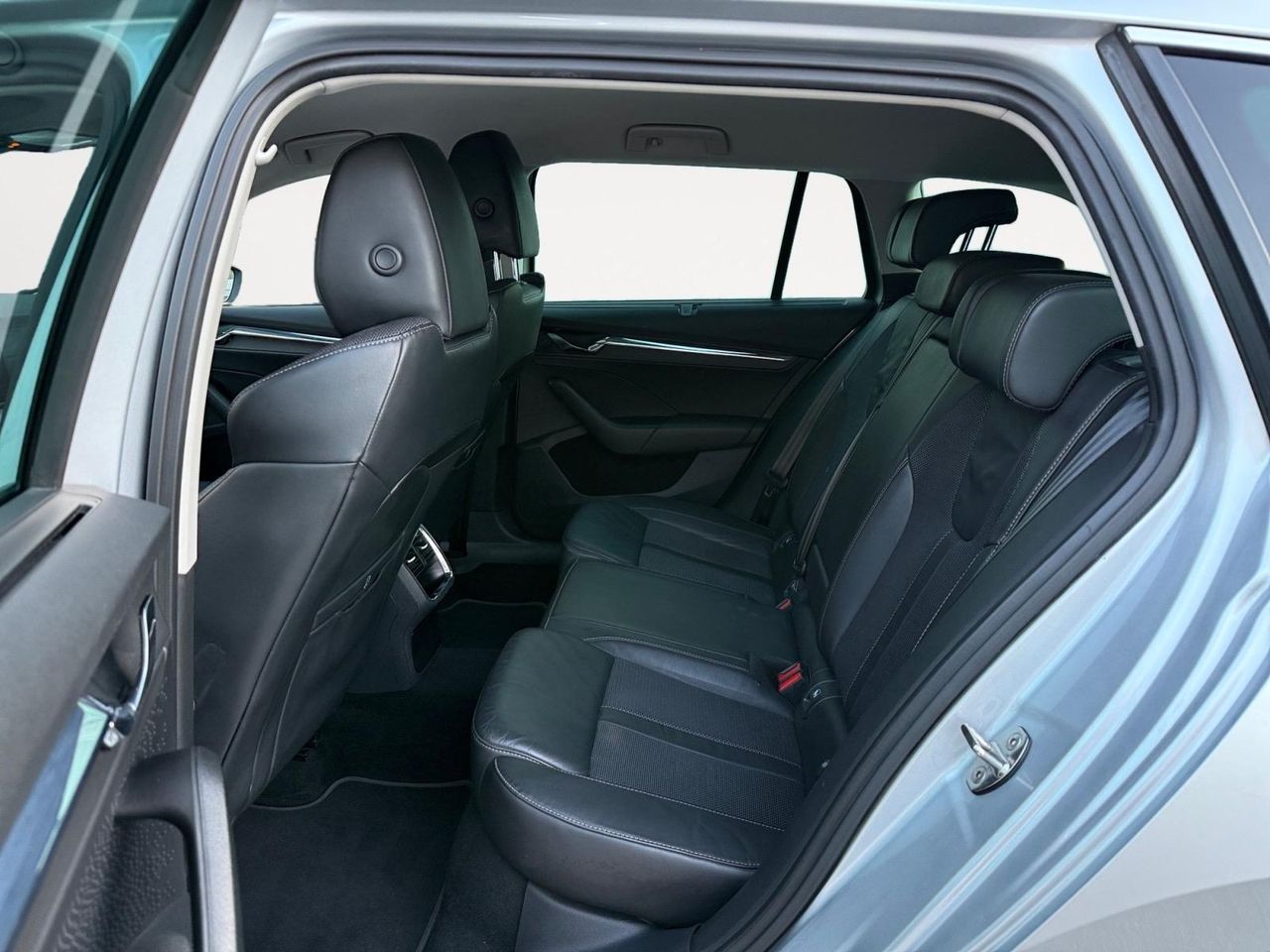 Skoda Octavia Combi 2.0 TDI 110kW(150CV) DSG Ambition - Foto 2