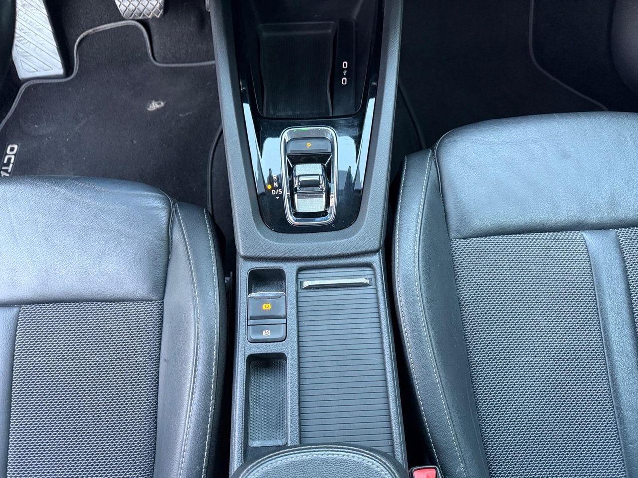 Skoda Octavia Combi 2.0 TDI 110kW(150CV) DSG Ambition - Foto 2