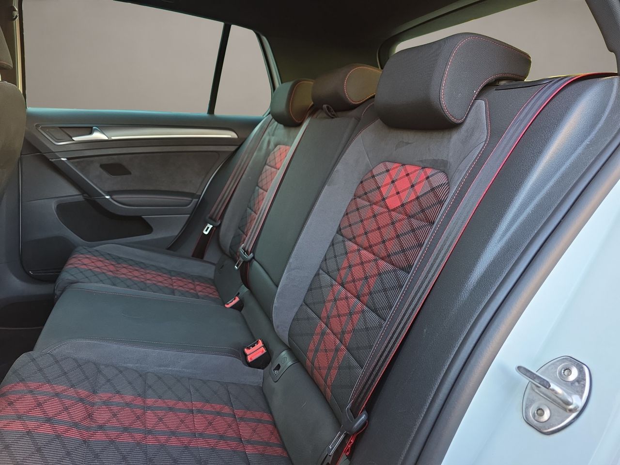 Volkswagen Golf GTI TCR 2.0 TSI 213kW290CV DSG  - Foto 2