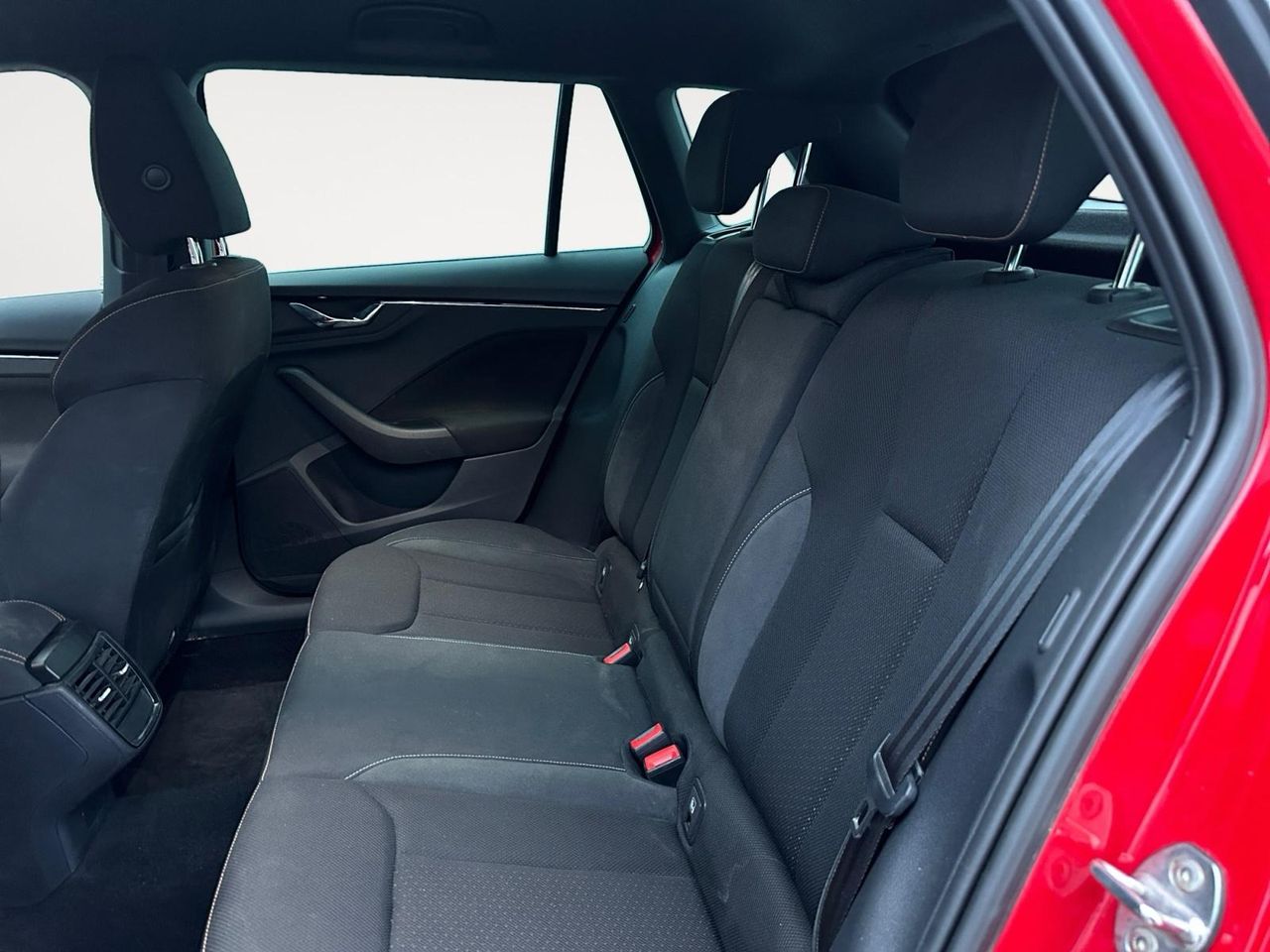 Skoda Kamiq 1.0 TSI 81kW (110CV) Active - Foto 2