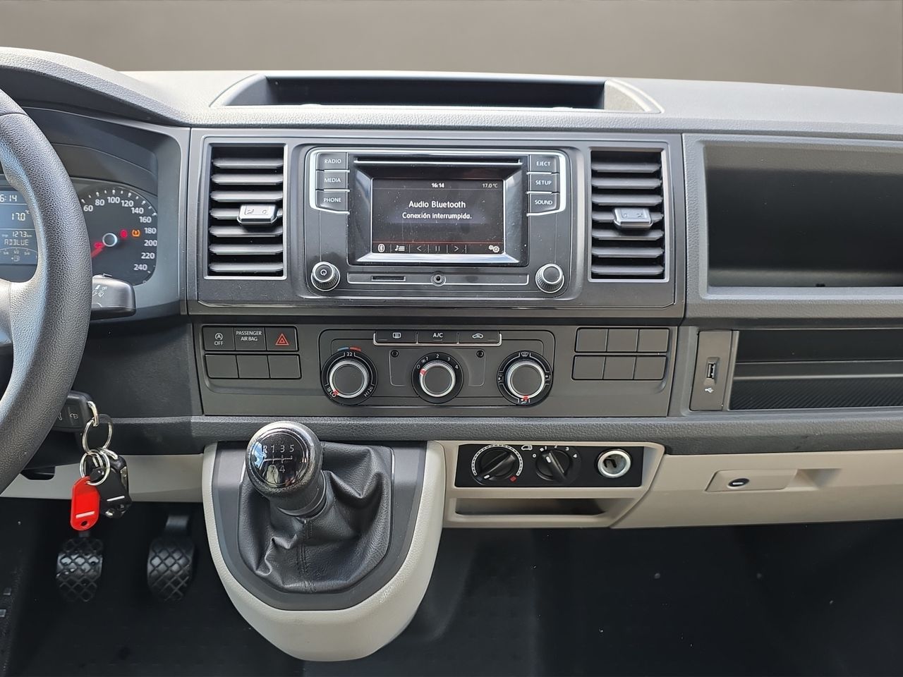 Volkswagen Caravelle Trendline Corto 2.0 TDI BMT CAMPERIZADA - Foto 2