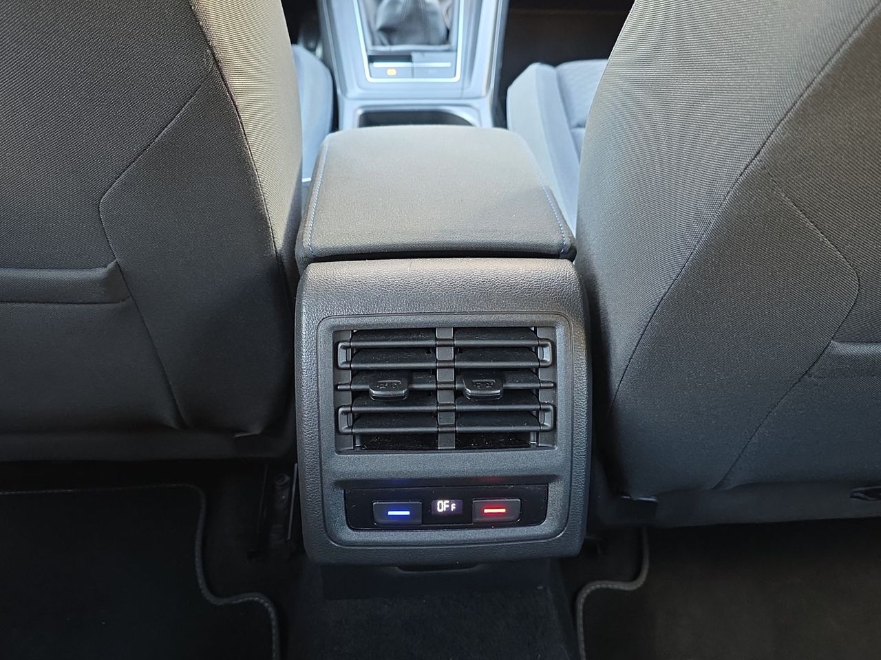 Volkswagen Golf VOLKSWAGEN Golf Sport 1.5 TSI - Foto 2