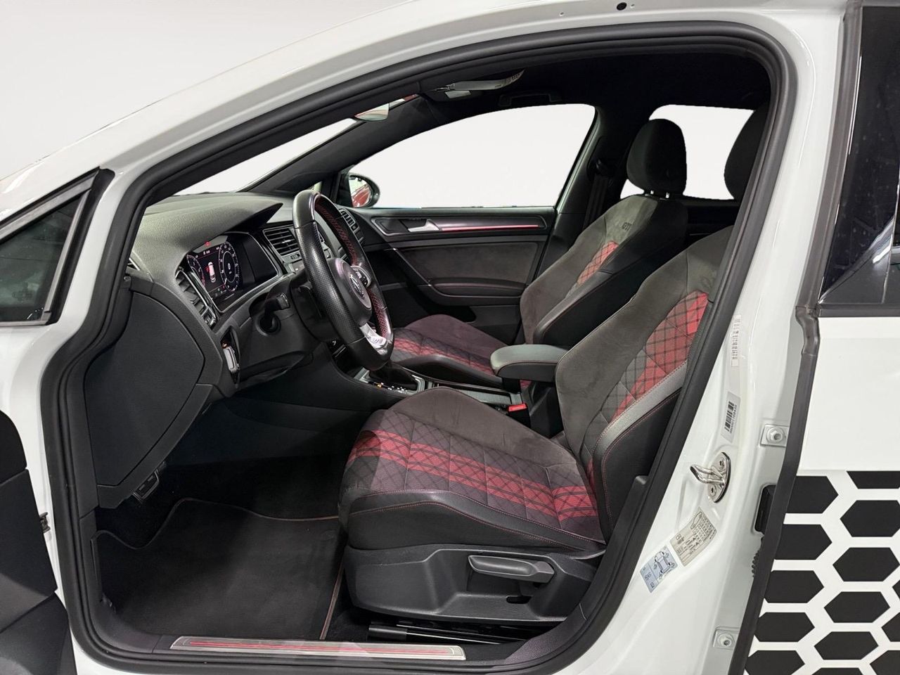 Volkswagen Golf GTI TCR 2.0 TSI 213kW(290CV) DSG - Foto 2