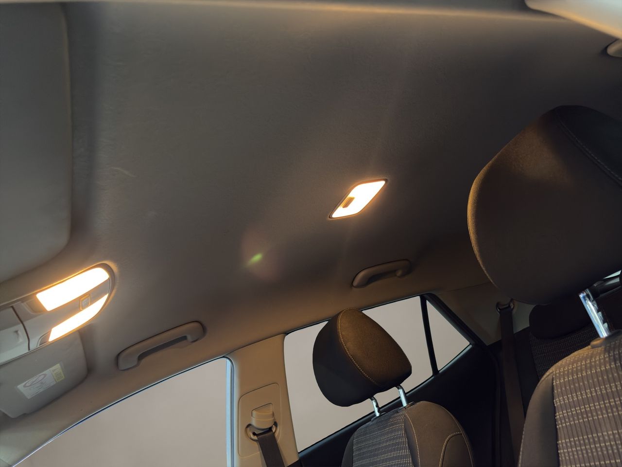 Kia Stonic . - Foto 2