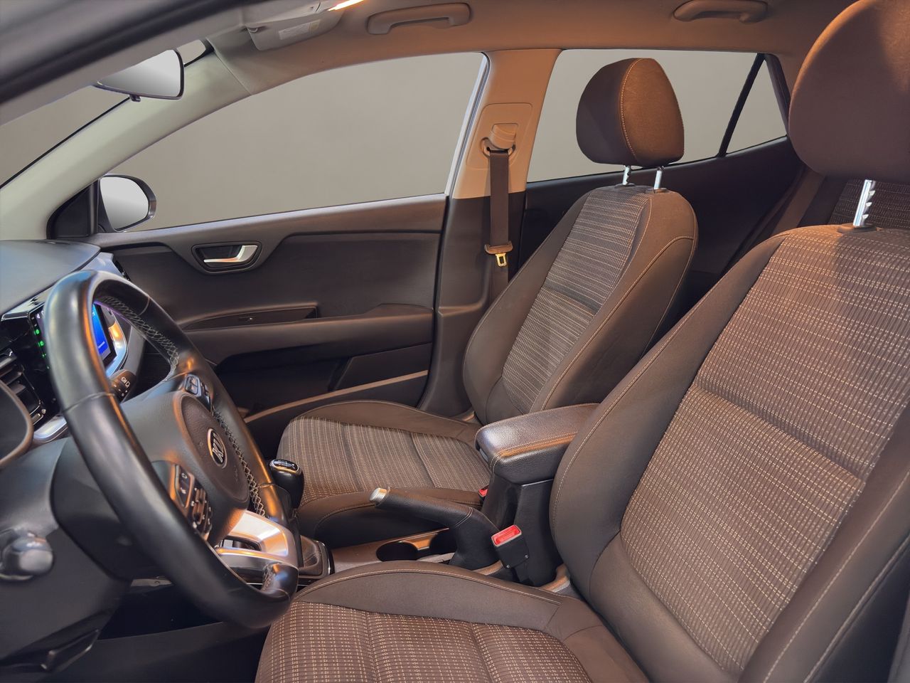 Kia Stonic . - Foto 2