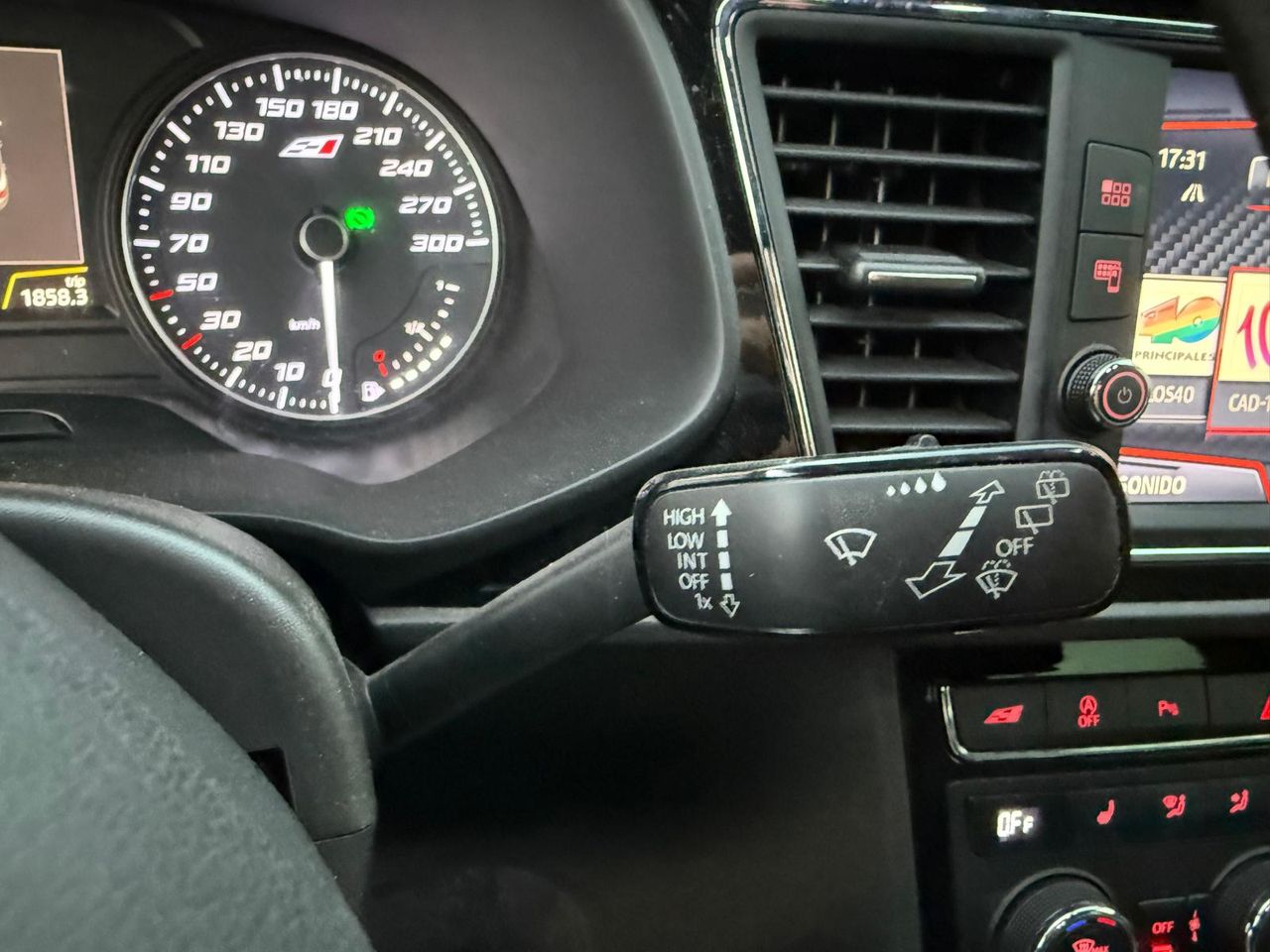 Seat Leon 2.0 TSI 221kW (300CV) DSG-6 St&Sp CUPRA - Foto 2