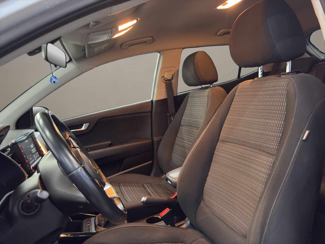 Kia Stonic . - Foto 2