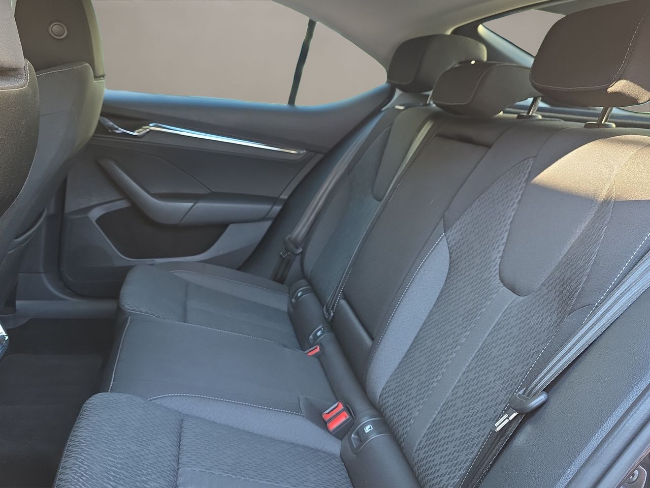 Skoda Octavia 1.5 TSI 110kW150CV mHEV DSG Selection - Foto 2