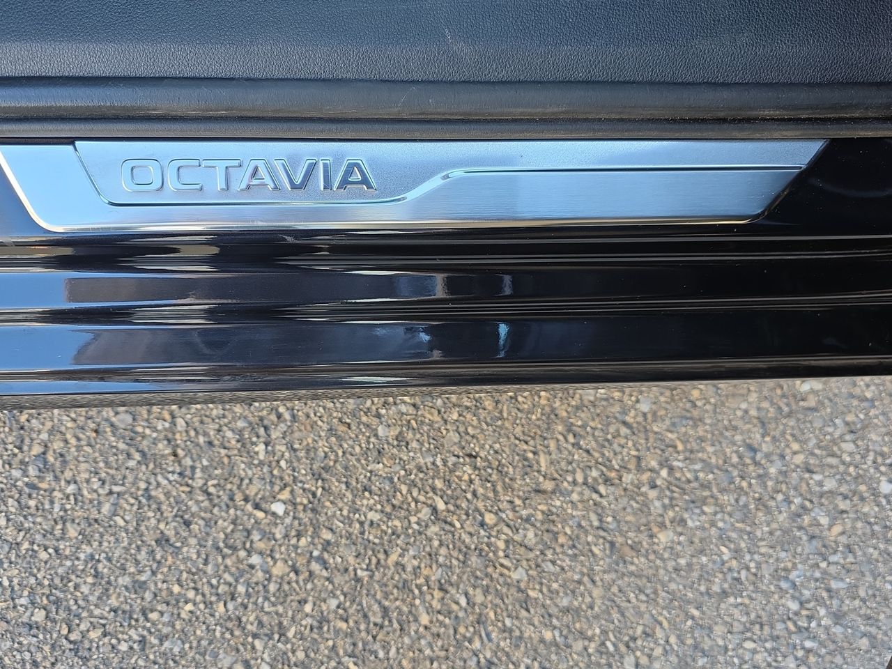 Skoda Octavia 1.5 TSI 110kW150CV mHEV DSG Selection - Foto 2