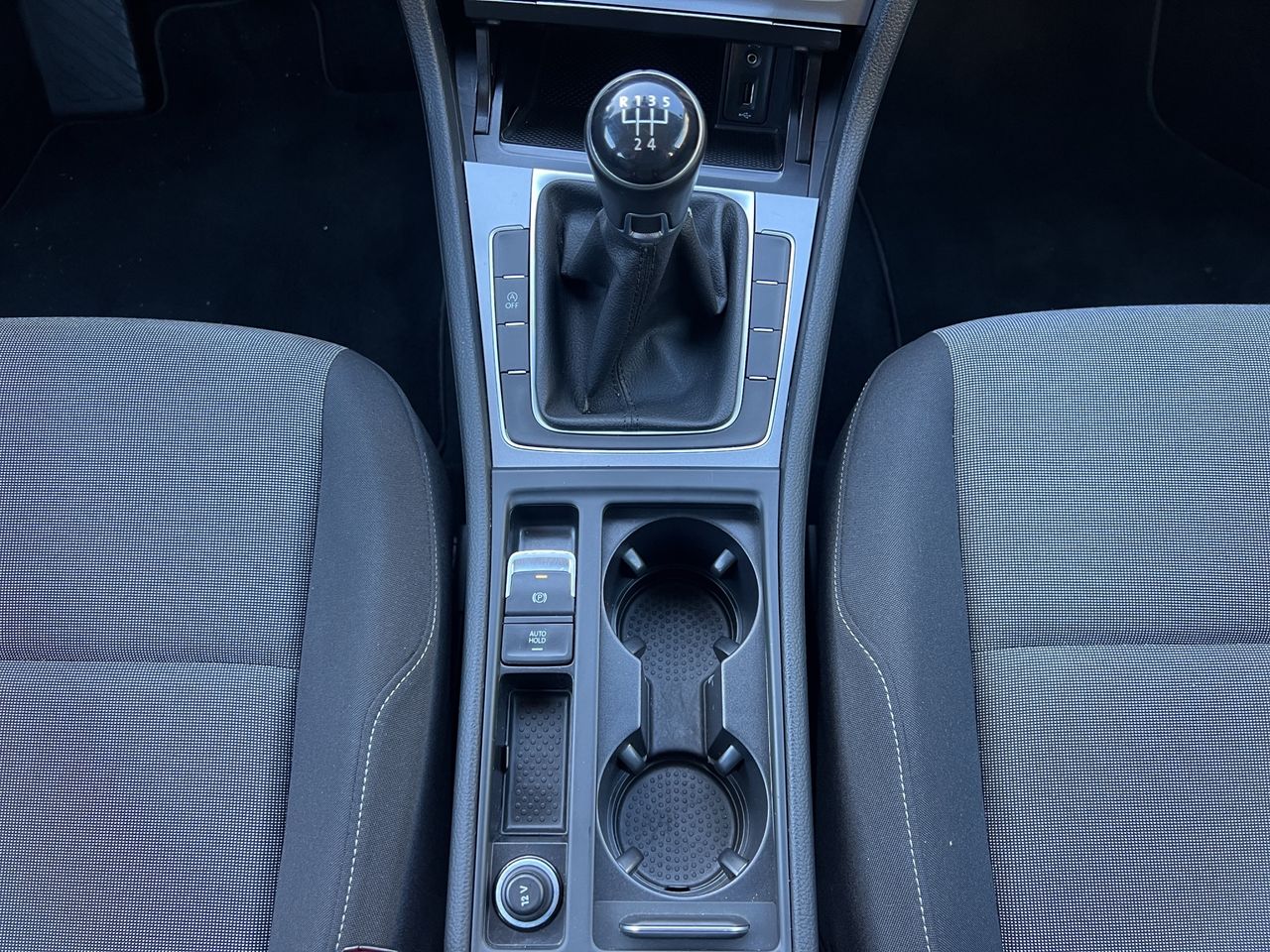 Volkswagen Golf Advance 1.6 TDI - Foto 2