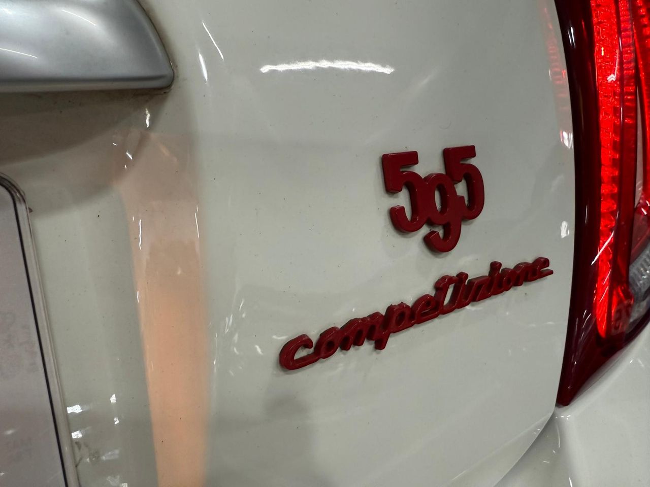 Abarth 500 595 Competizione 1.4 16v T-Jet 132kW E6 - Foto 2