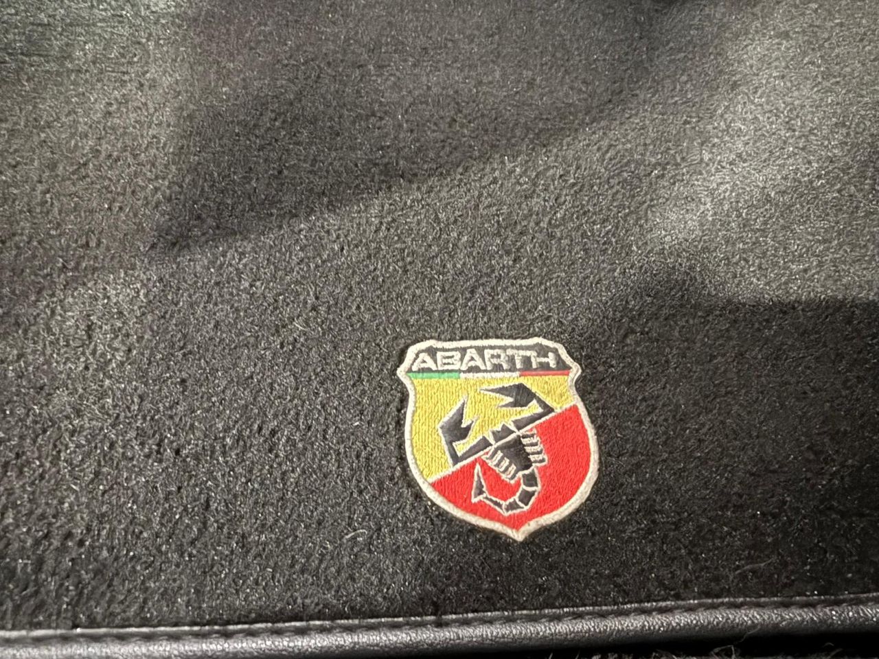 Abarth 500 595 Competizione 1.4 16v T-Jet 132kW E6 - Foto 2