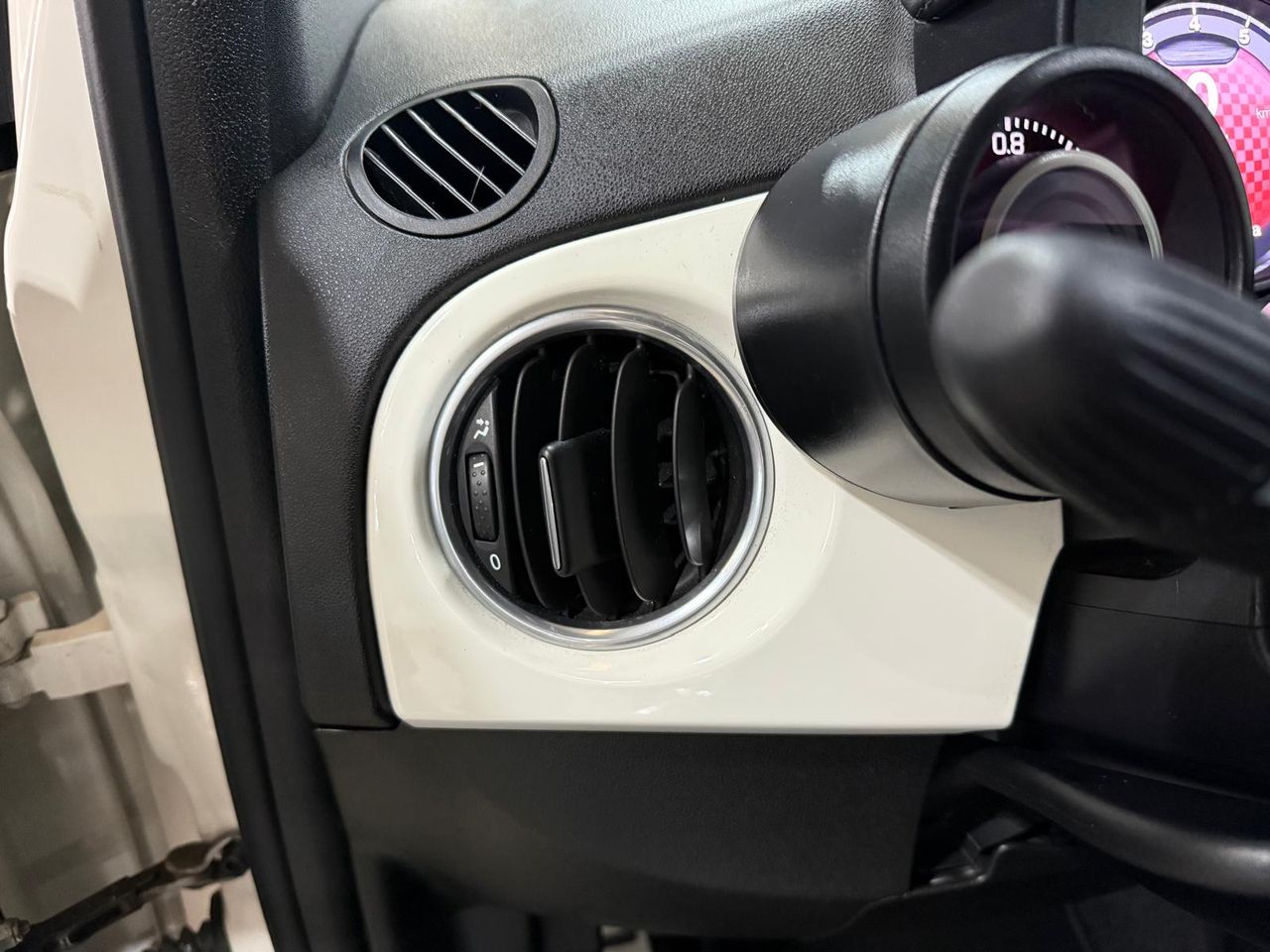 Abarth 500 595 Competizione 1.4 16v T-Jet 132kW E6 - Foto 2