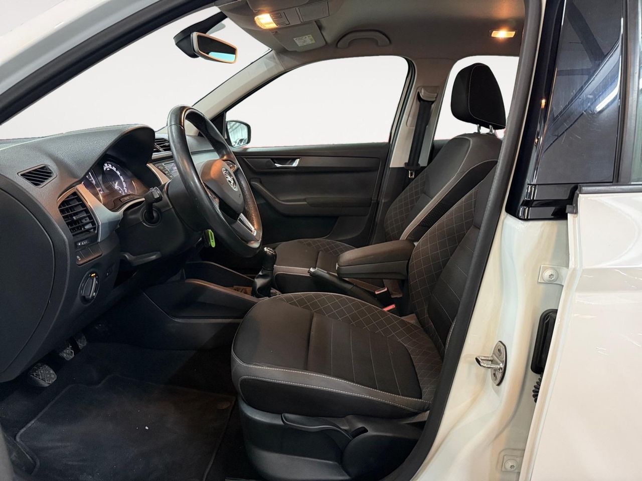 Skoda Fabia 1.0 MPI 55KW (75cv) Like - Foto 2