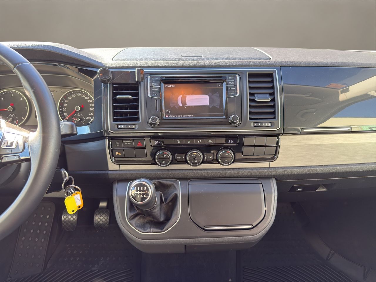 Volkswagen Multivan Outdoor Corto 2.0 TDI 110kW(150CV) BMT - Foto 2