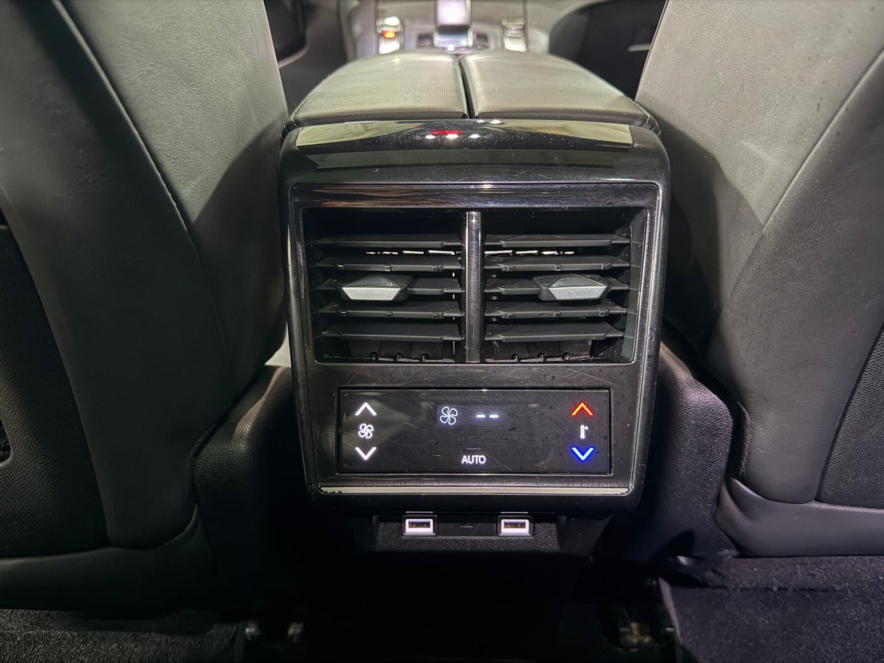 DS DS 7 1.6 E-Tense 300 GRAND CHIC Auto 4WD - Foto 2