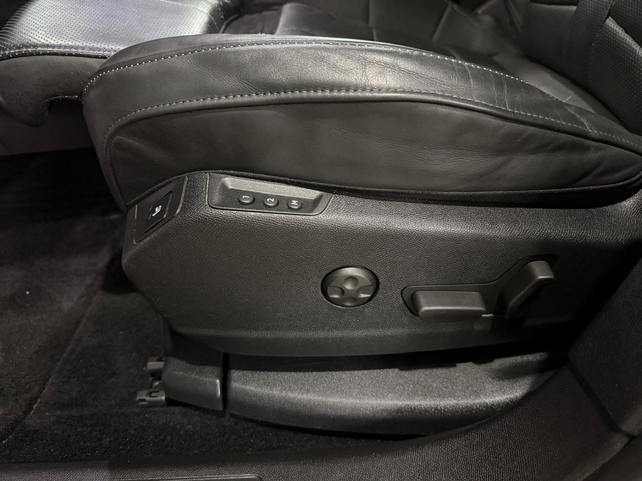 DS DS 7 1.6 E-Tense 300 GRAND CHIC Auto 4WD - Foto 2