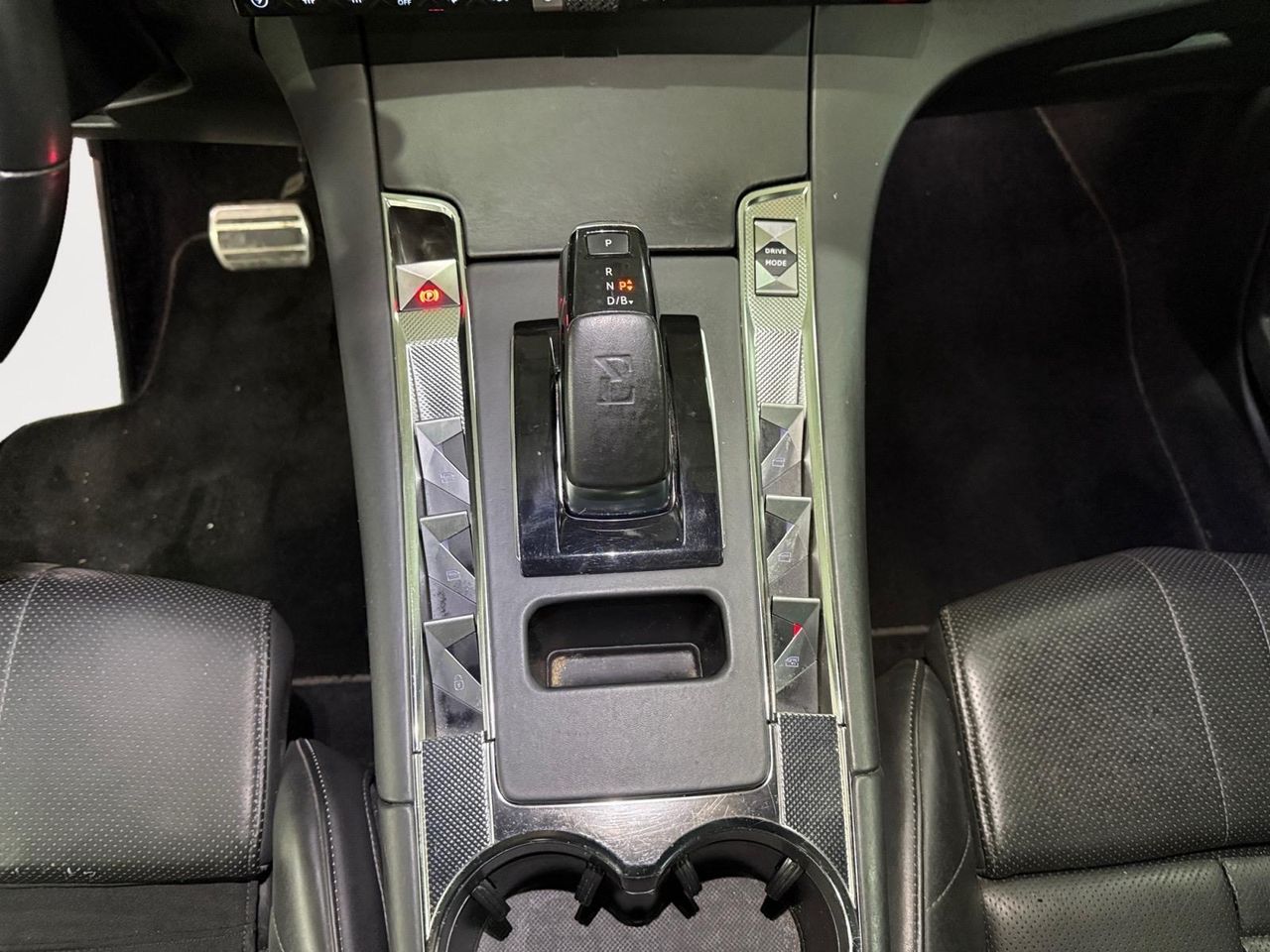 DS DS 7 1.6 E-Tense 300 GRAND CHIC Auto 4WD - Foto 2