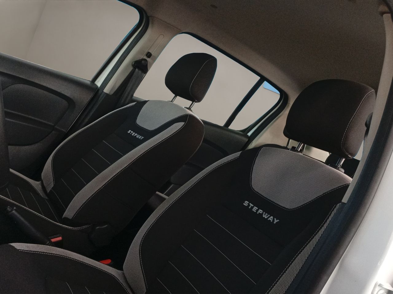 Dacia Sandero . - Foto 2