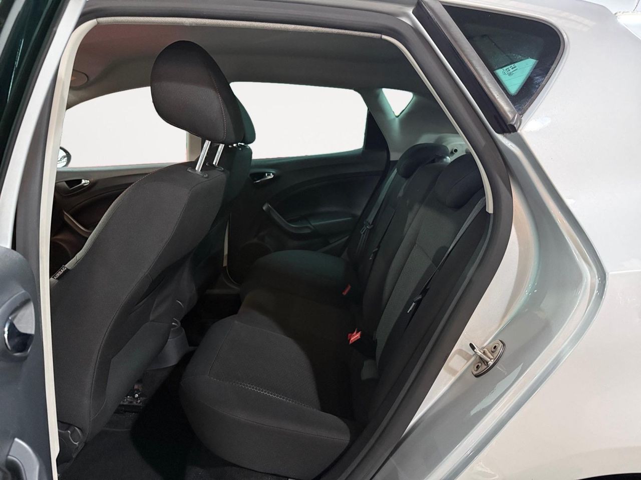 Seat Ibiza 1.4 TDI 105cv FR - Foto 2