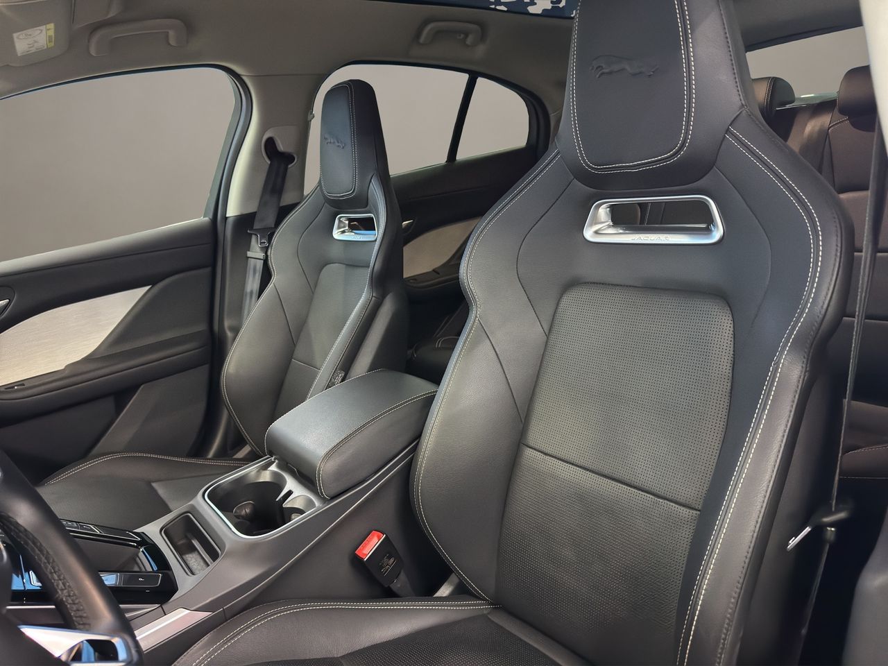 Jaguar I-Pace . - Foto 2