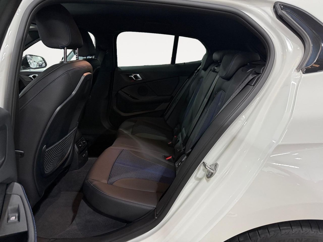 BMW Serie 1 118d Business - Foto 2