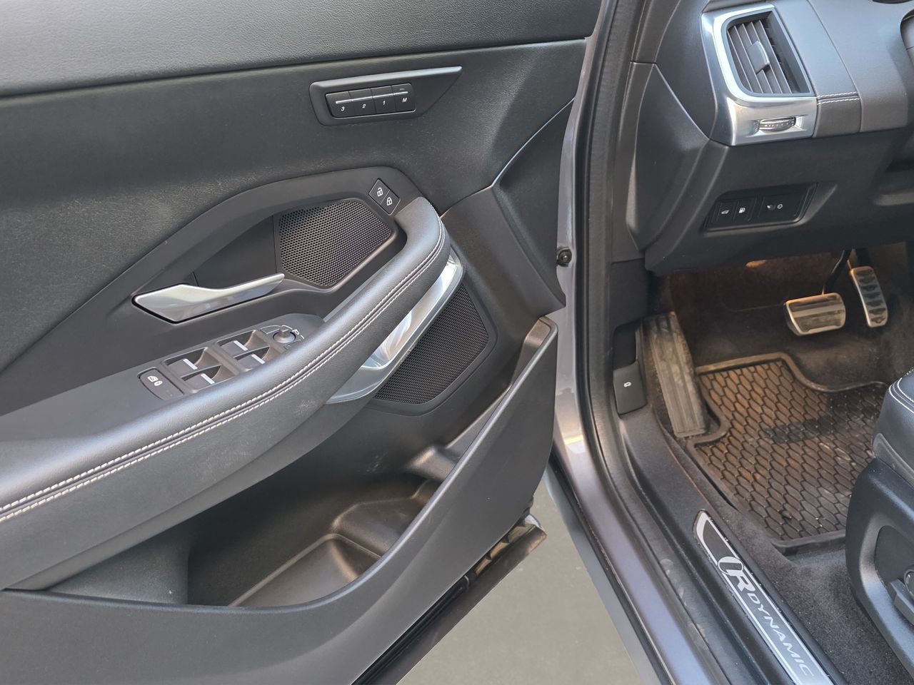 Jaguar E-Pace I3 PHEV 309 PS AWD AT RDynamic SE - Foto 2