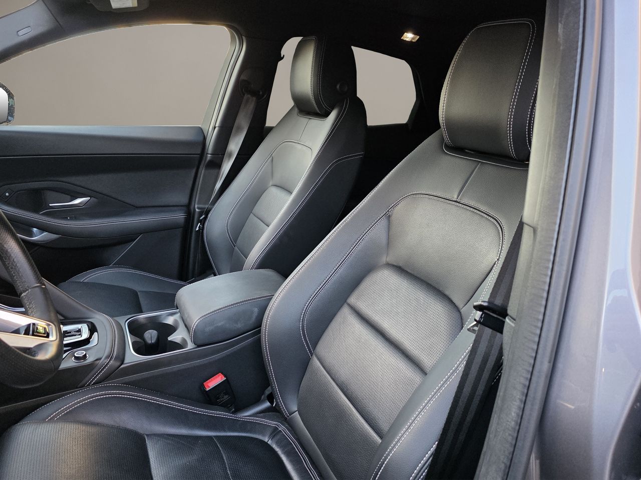 Jaguar E-Pace I3 PHEV 309 PS AWD AT RDynamic SE - Foto 2