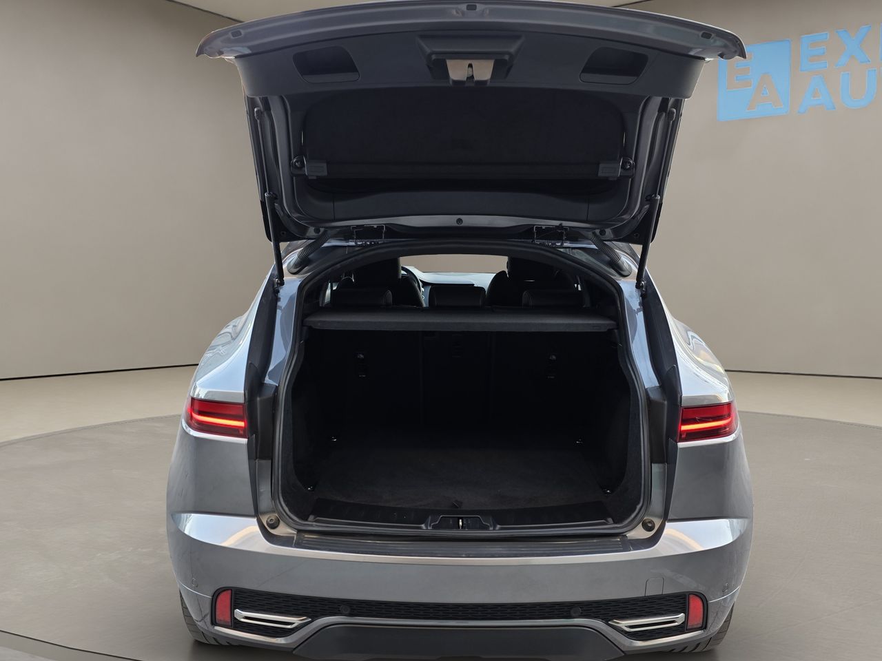 Jaguar E-Pace I3 PHEV 309 PS AWD AT RDynamic SE - Foto 2