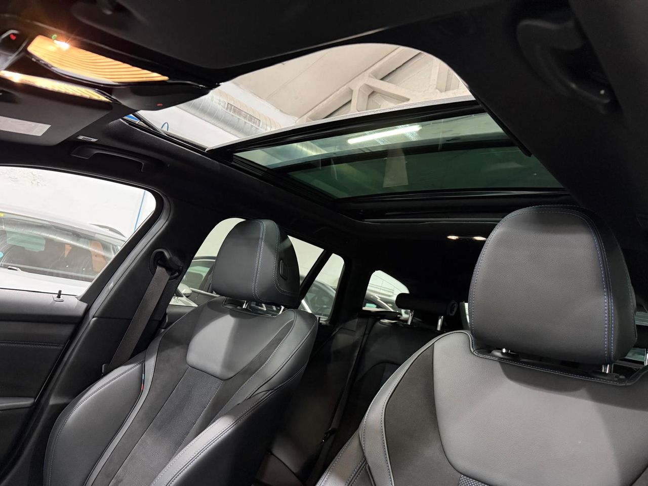 BMW Serie 3 330e xDrive Touring - Foto 2