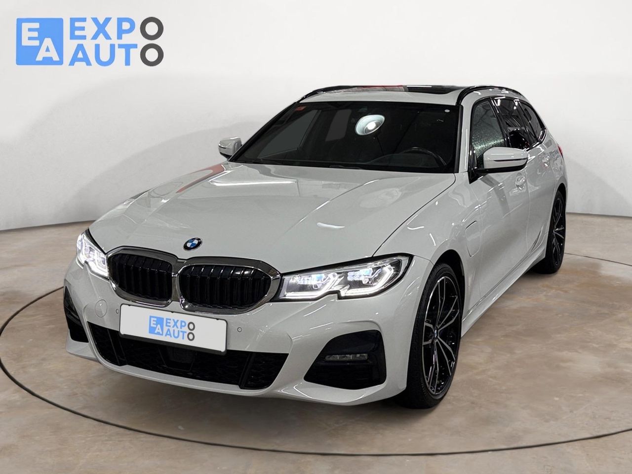 BMW Serie 3 330e xDrive Touring - Foto 2