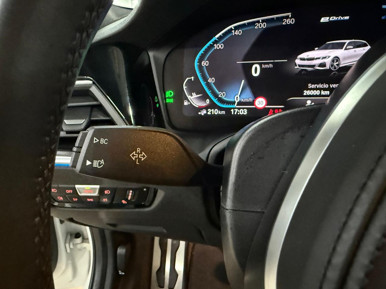 BMW Serie 3 330e xDrive Touring - Foto 2