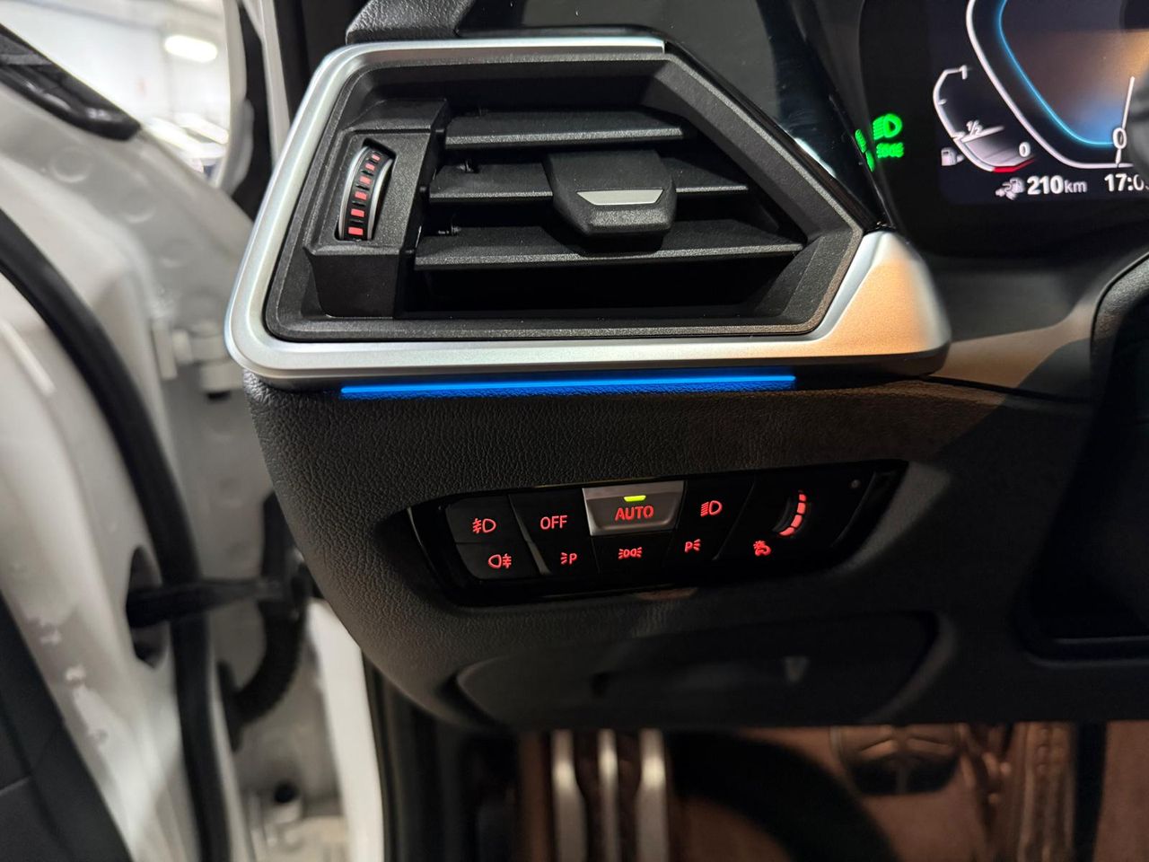 BMW Serie 3 330e xDrive Touring - Foto 2