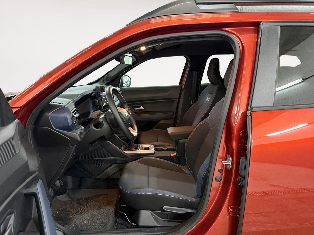 Dacia Duster Extreme TCE 96kW 48v (130CV) 4X2 - Foto 2