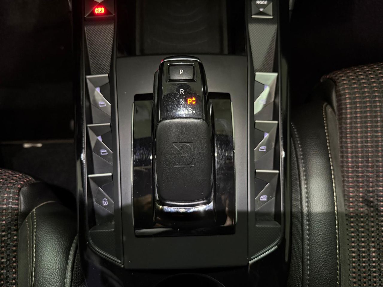 DS DS 3 E-Tense 50 kW/h Performance Line Auto - Foto 2