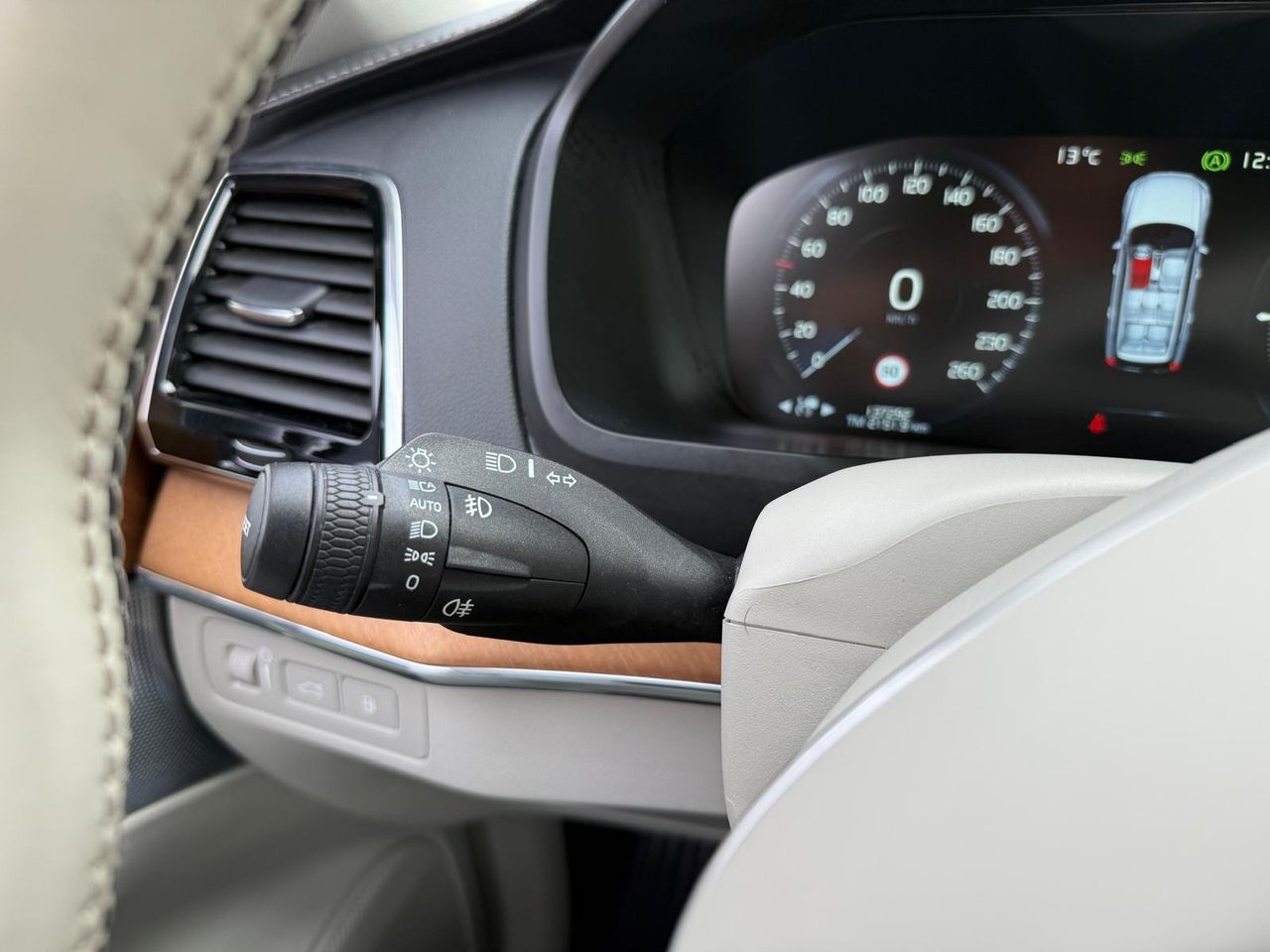 Volvo XC90 T8 TWIN ENGINE Híbrido Gasolina - Foto 2