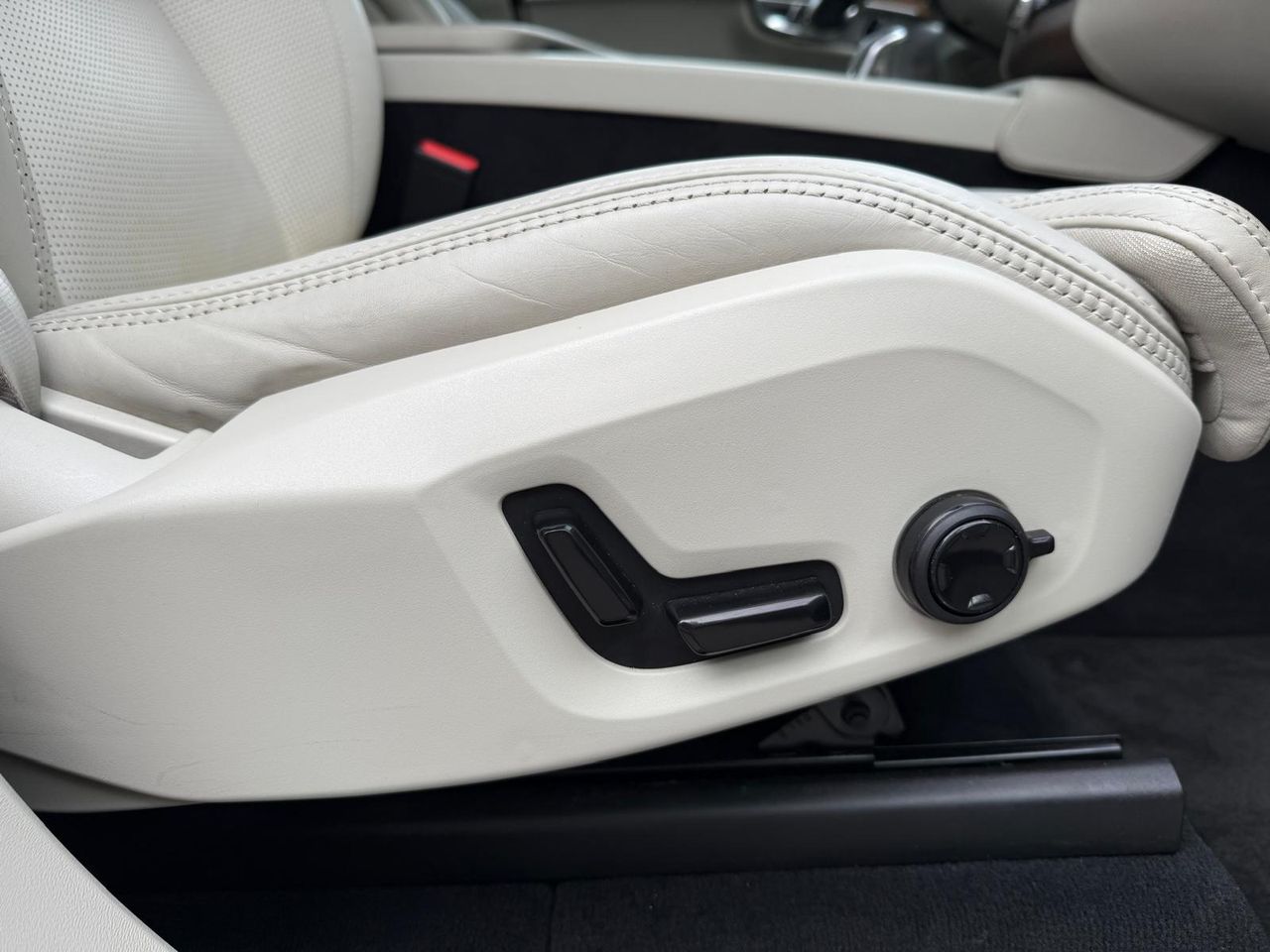 Volvo XC90 T8 TWIN ENGINE Híbrido Gasolina - Foto 2