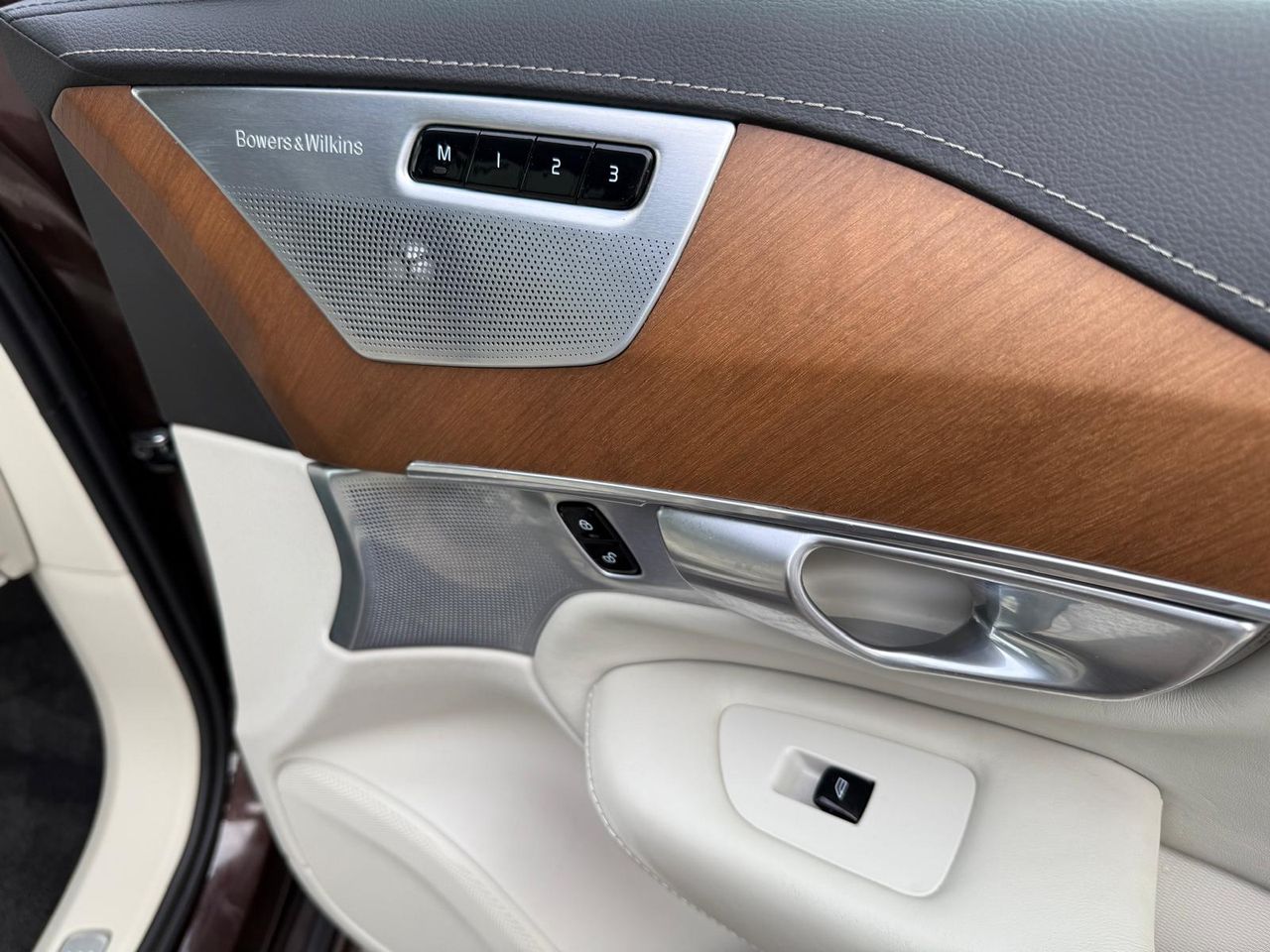 Volvo XC90 T8 TWIN ENGINE Híbrido Gasolina - Foto 2