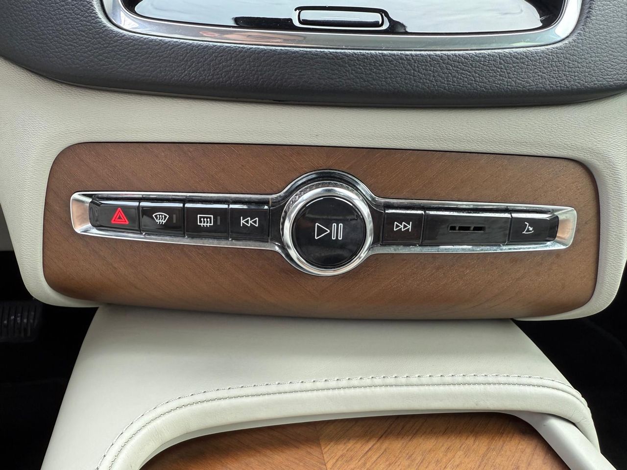 Volvo XC90 T8 TWIN ENGINE Híbrido Gasolina - Foto 2