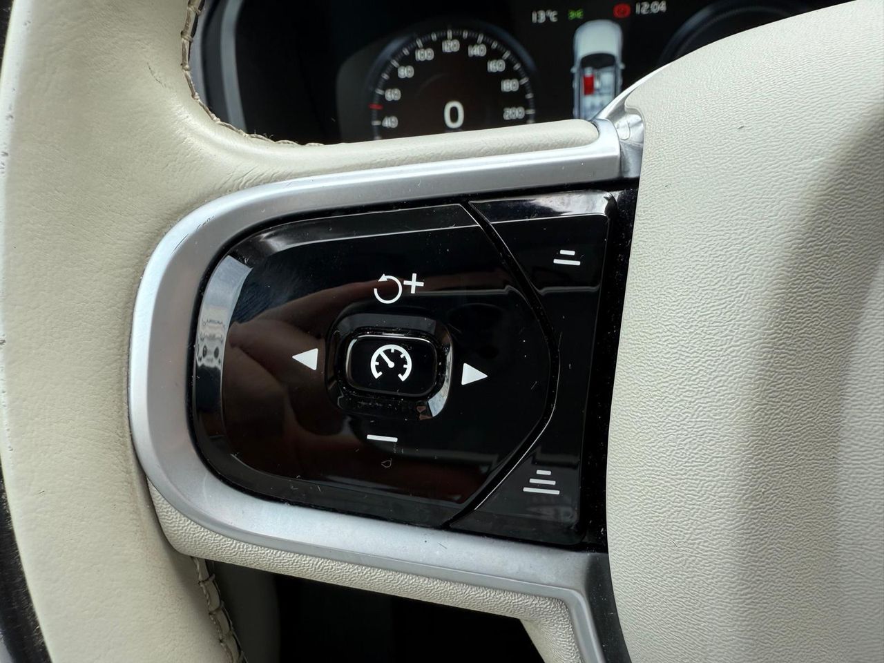 Volvo XC90 T8 TWIN ENGINE Híbrido Gasolina - Foto 2