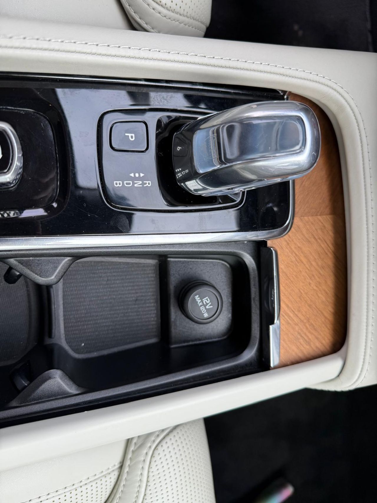 Volvo XC90 T8 TWIN ENGINE Híbrido Gasolina - Foto 2