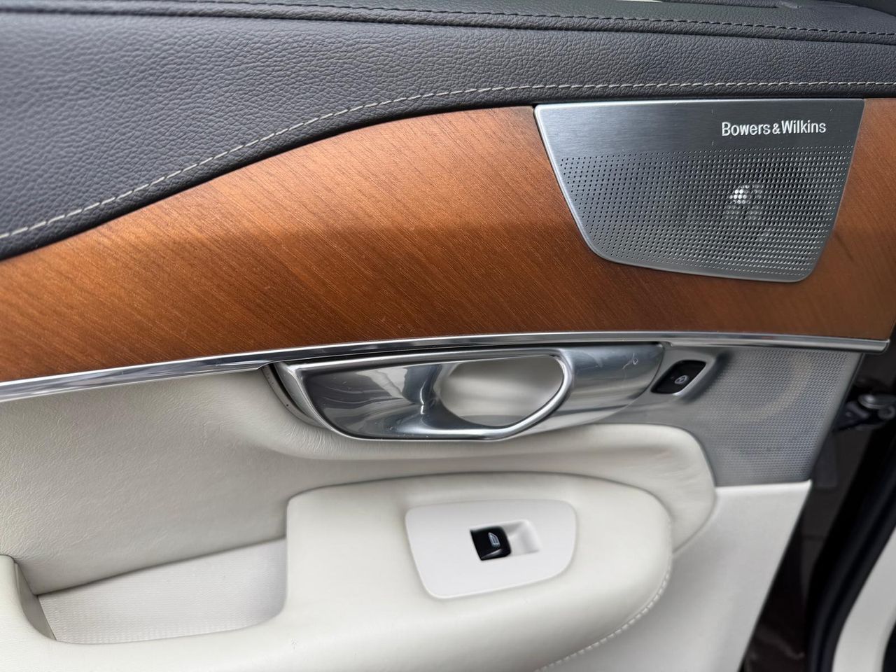 Volvo XC90 T8 TWIN ENGINE Híbrido Gasolina - Foto 2