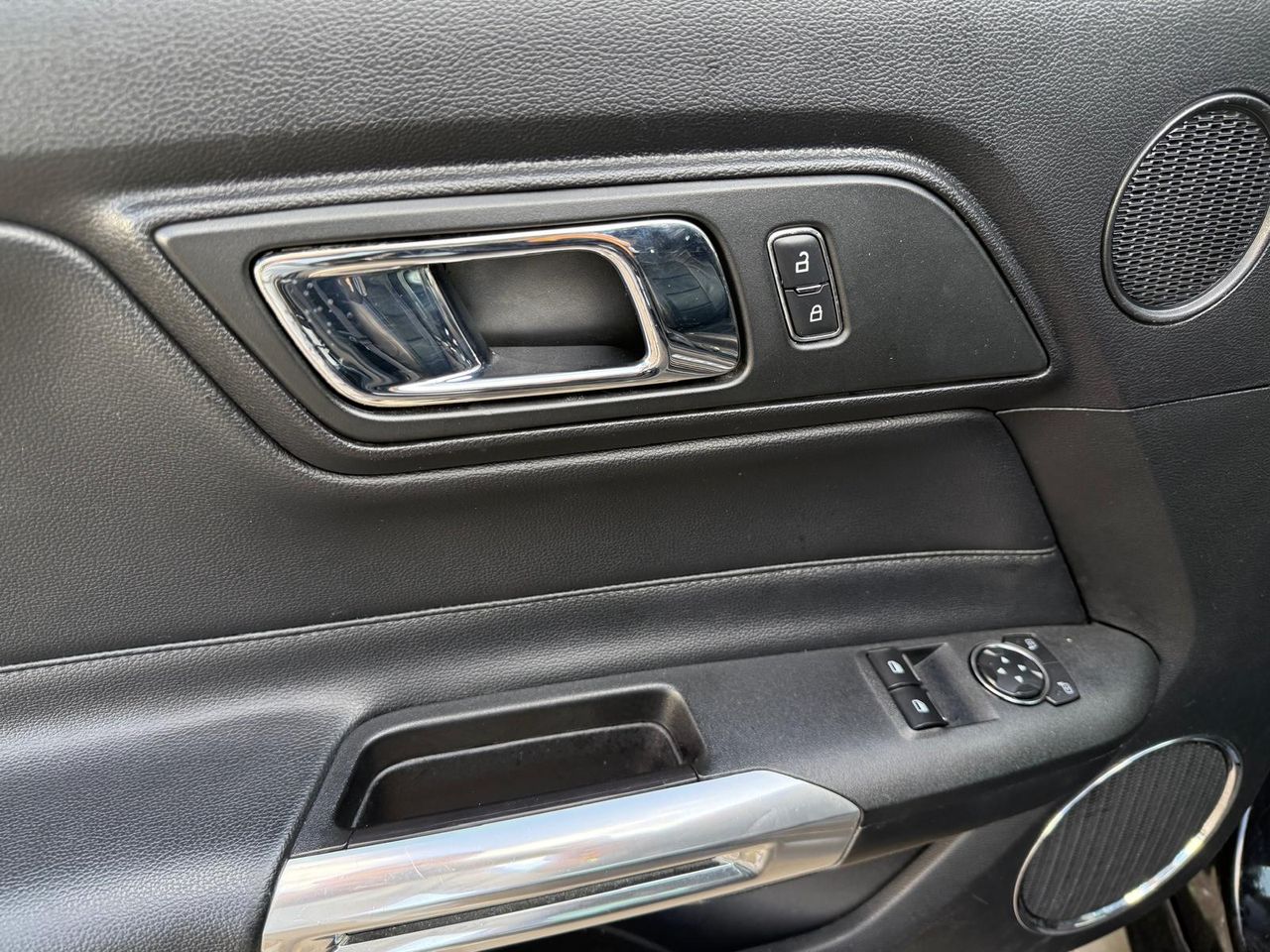 Ford Mustang v8 ECOBOOST - Foto 2