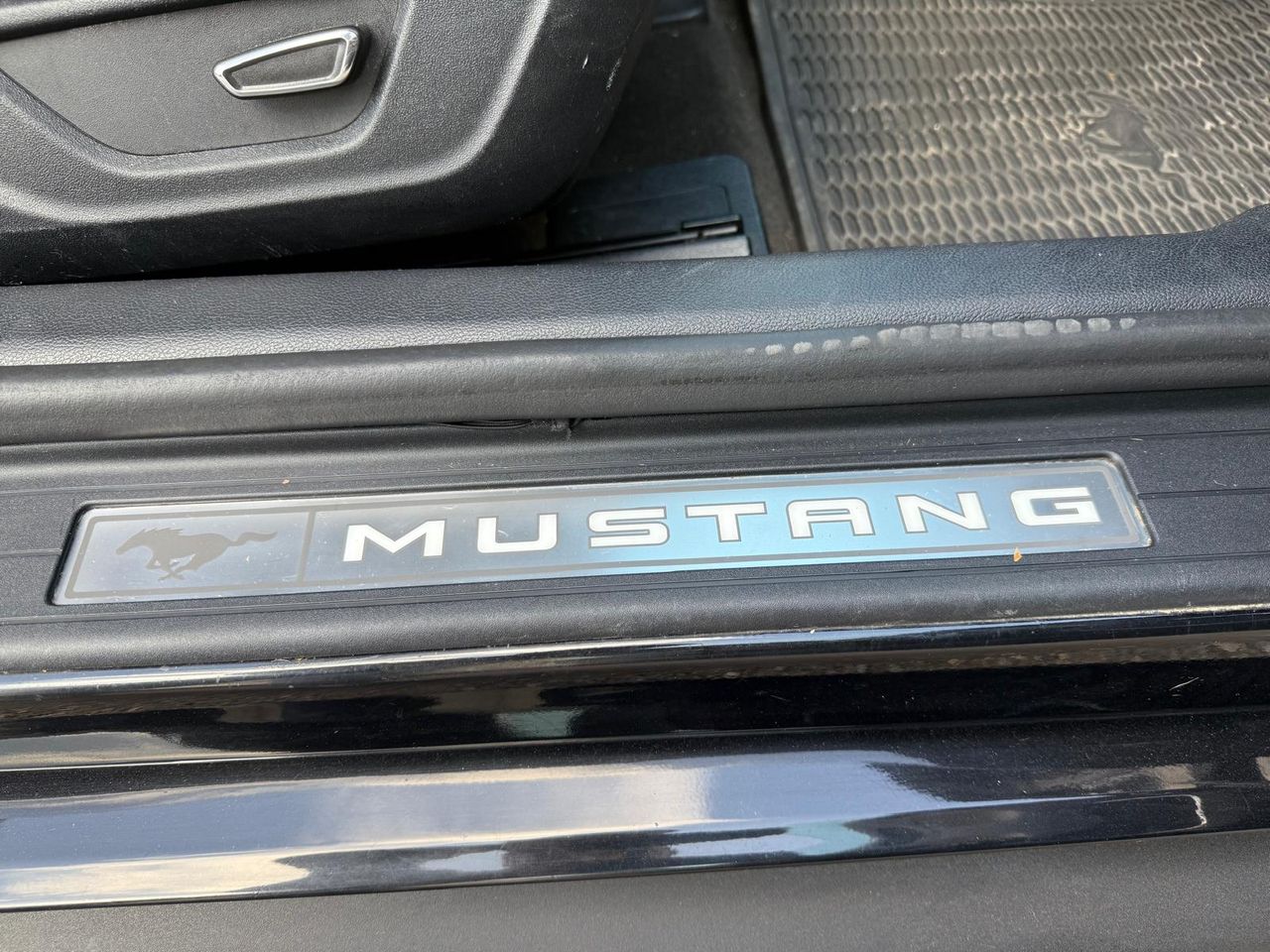 Ford Mustang v8 ECOBOOST - Foto 2