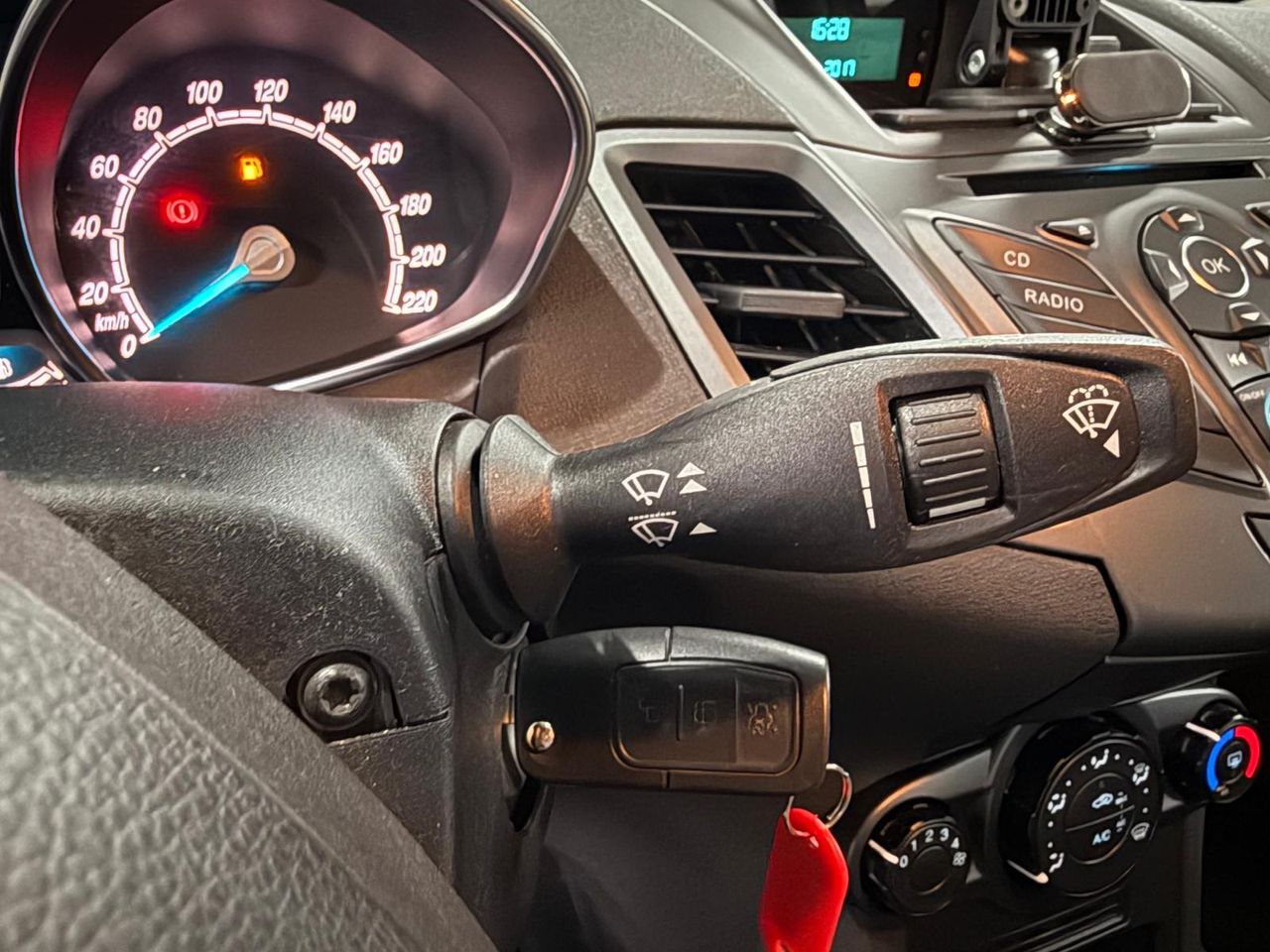 Ford Fiesta 1.2 Gasolina - Foto 2