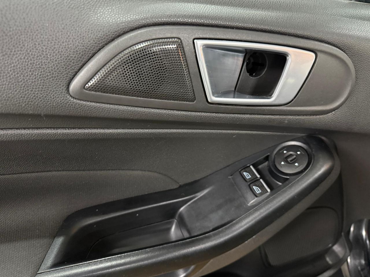 Ford Fiesta 1.2 Gasolina - Foto 2