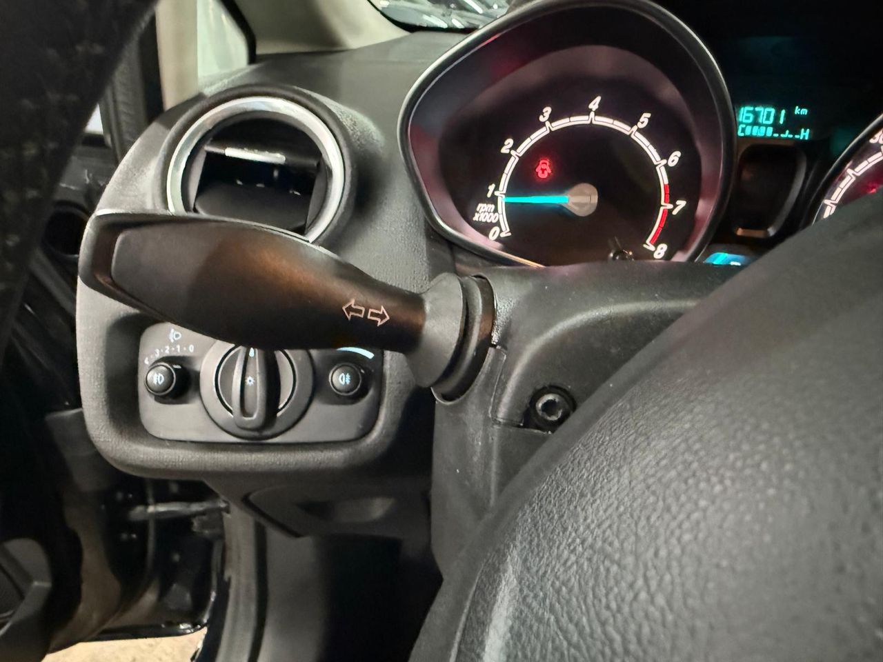 Ford Fiesta 1.2 Gasolina - Foto 2