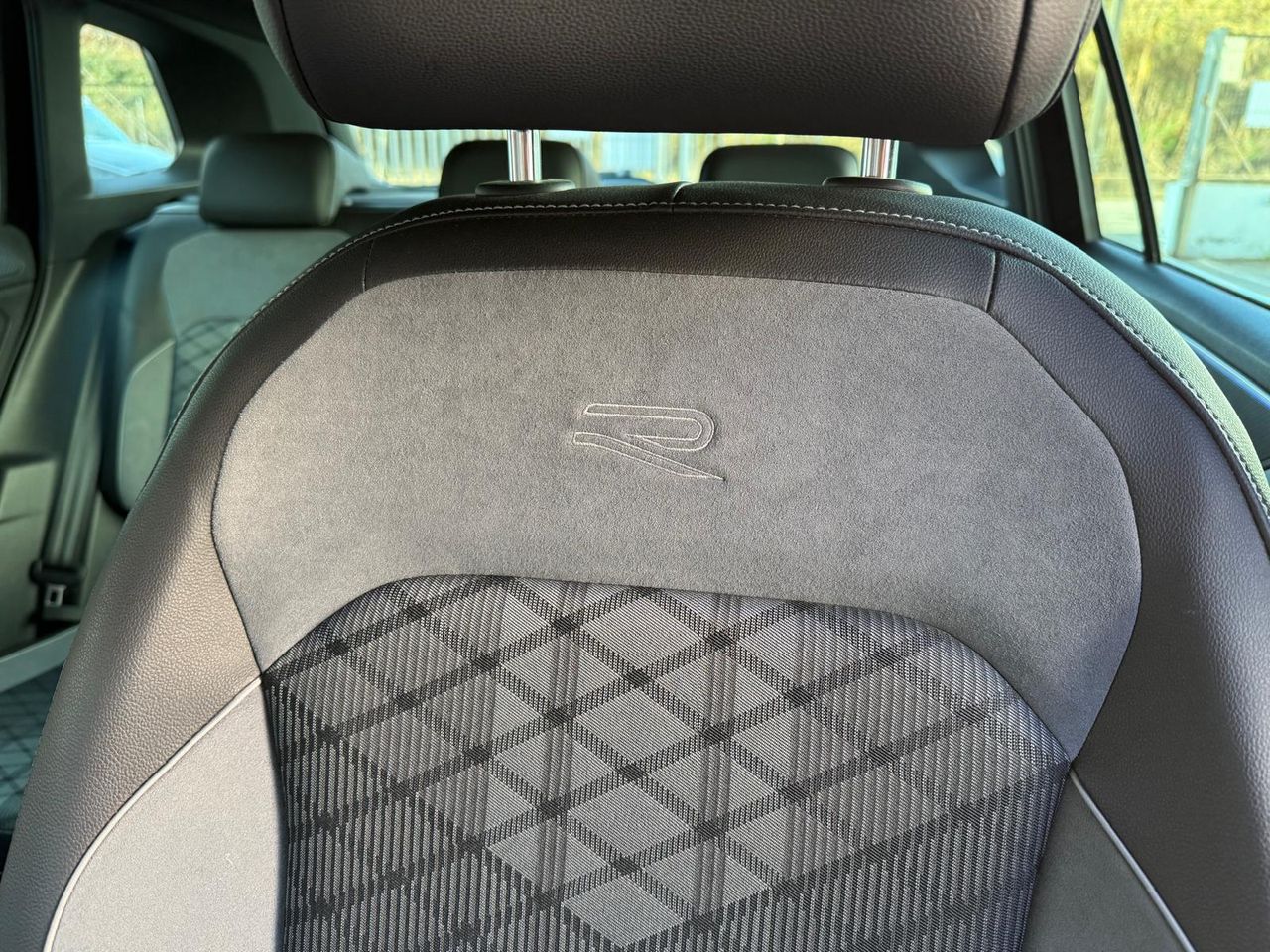 Volkswagen Tiguan R LINE - Foto 2